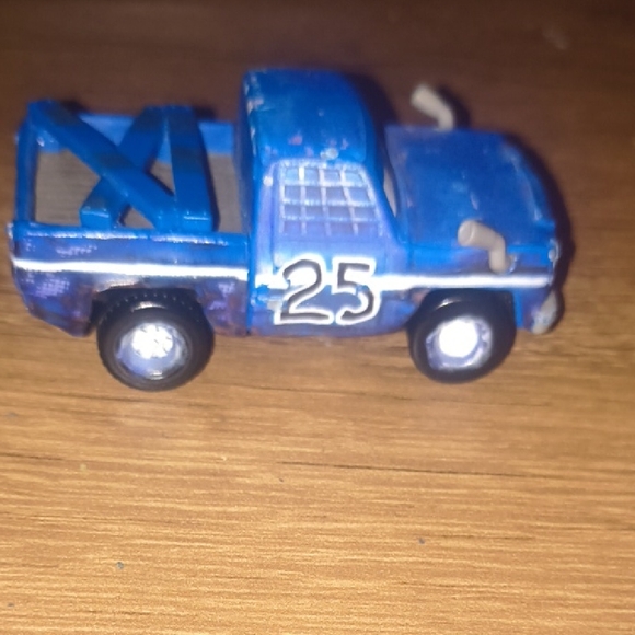 Disney Pixar Cars - Broadside Thunder Hollow Cars 3 2017 Metal Diecast Rare - Picture 6 of 7